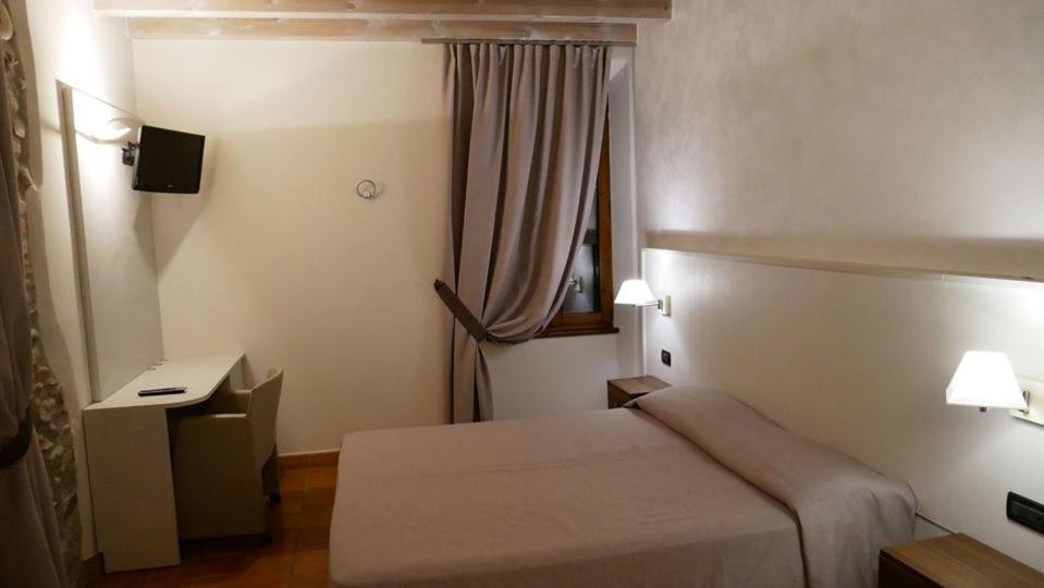 Hotel La Valle Volta Mantovana Esterno foto