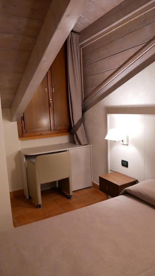 Hotel La Valle Volta Mantovana Esterno foto