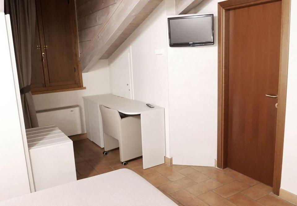 Hotel La Valle Volta Mantovana Esterno foto